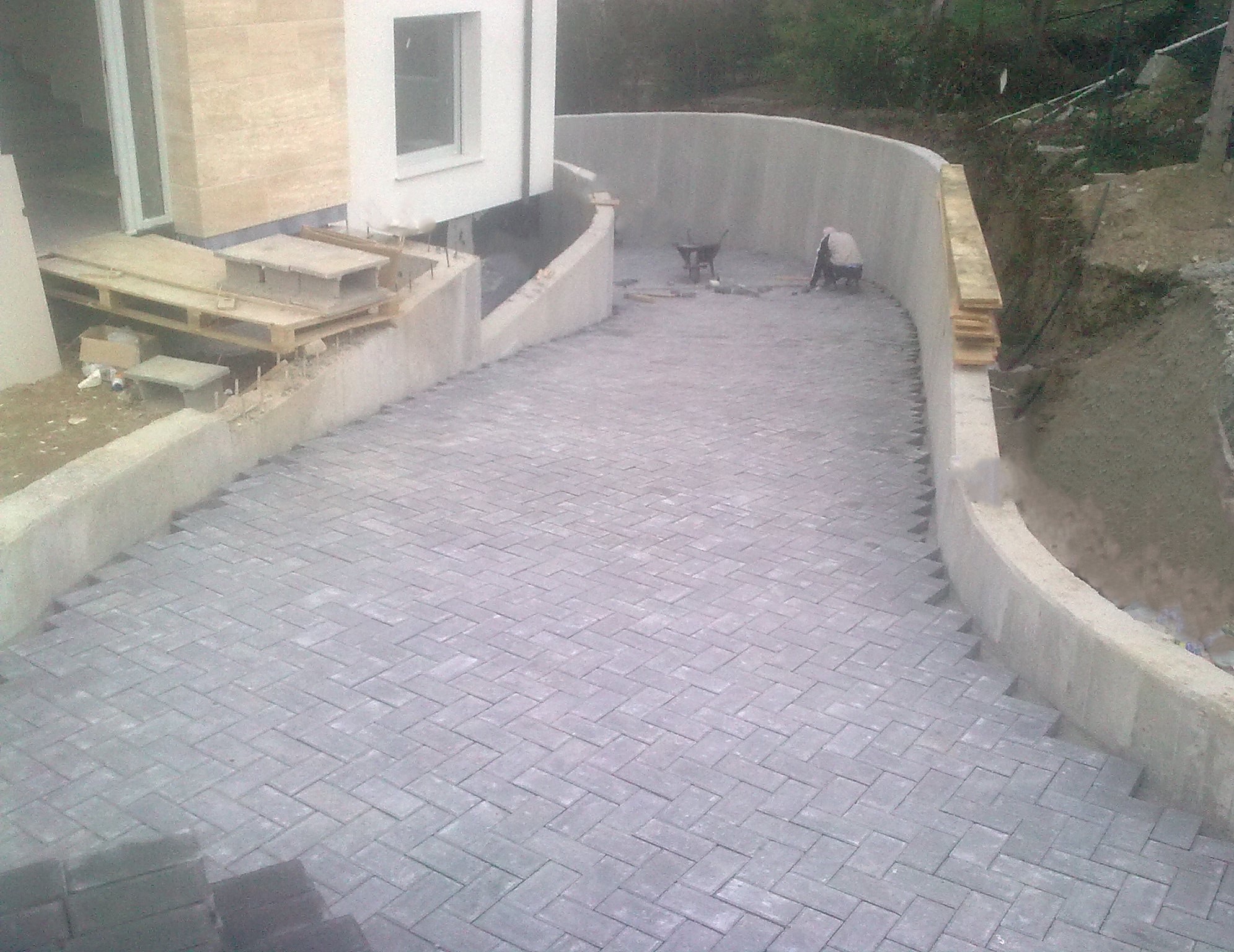 Garázs felhajtó térkövezés