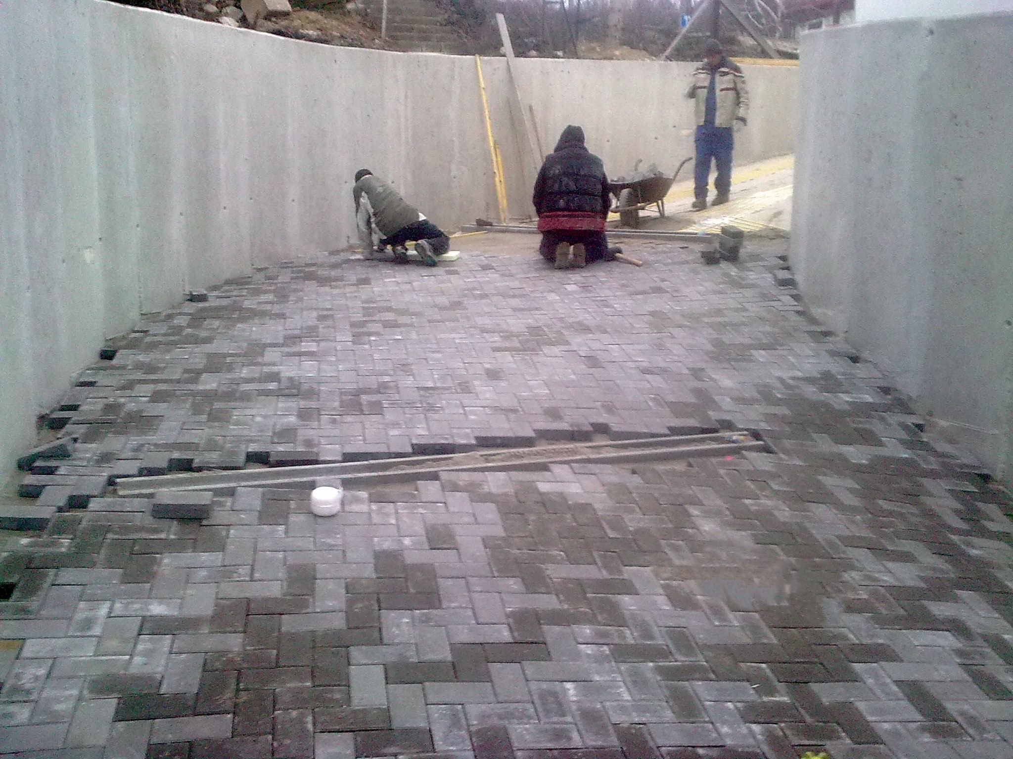 Garázs felhajtó térkövezés