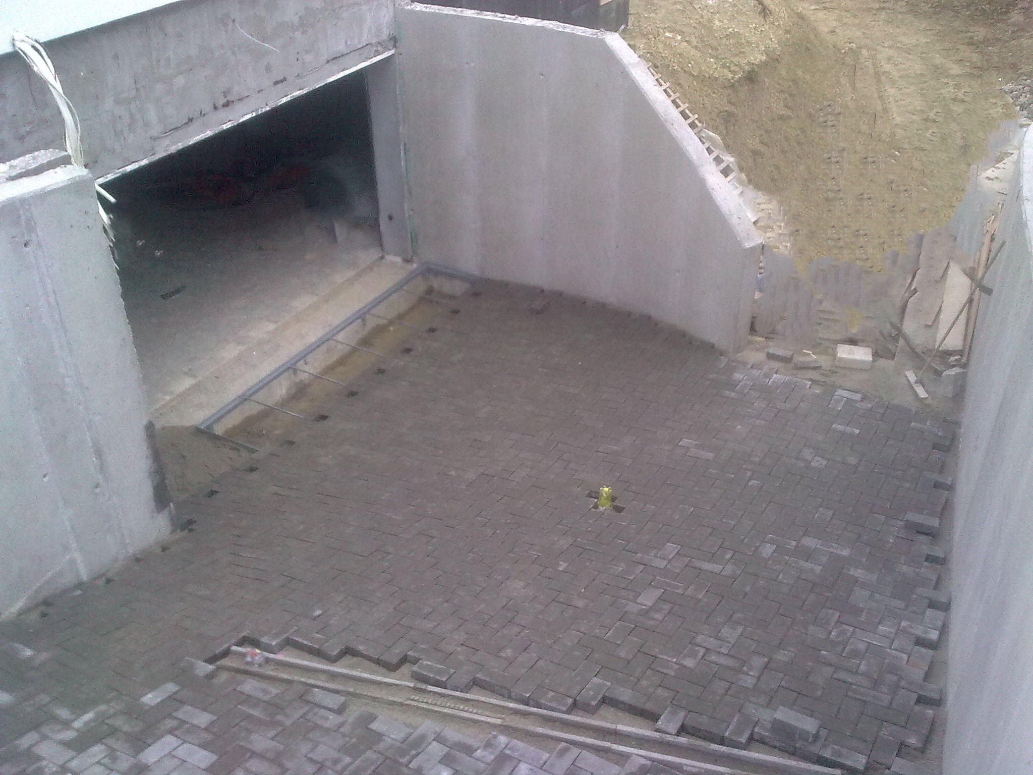 Garázs felhajtó térkövezés