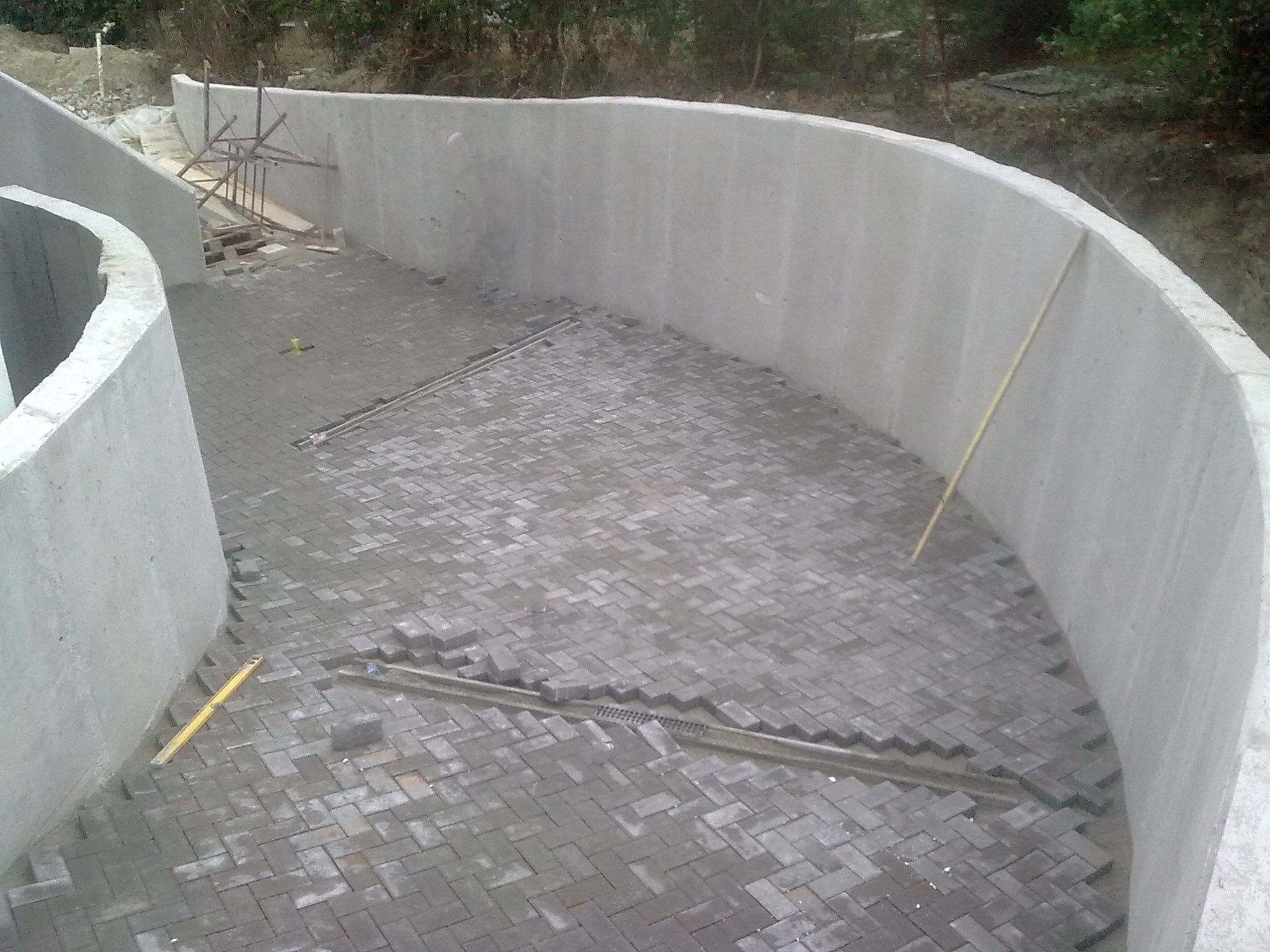 Garázs felhajtó térkövezés