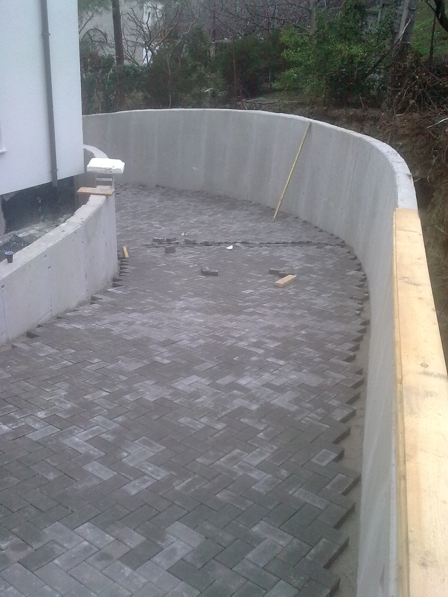 Garázs felhajtó térkövezés